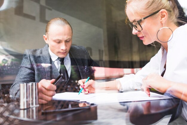 Prawne i finansowe wyzwania w prowadzeniu działalności usługowej
