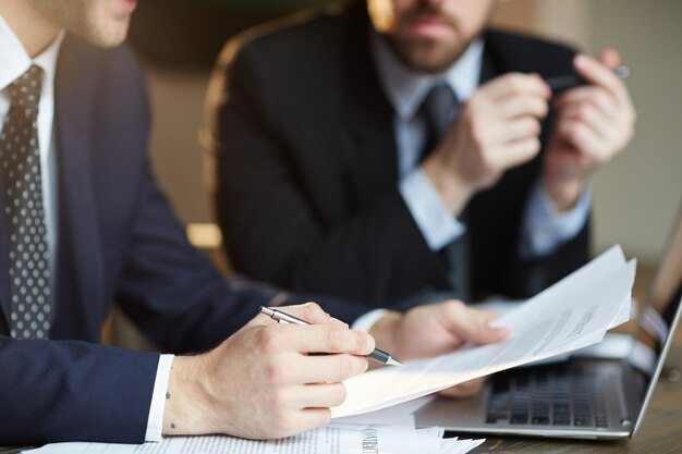 Zarządzanie wynagrodzeniami w zgodzie z aktualnymi przepisami prawnymi i finansowymi