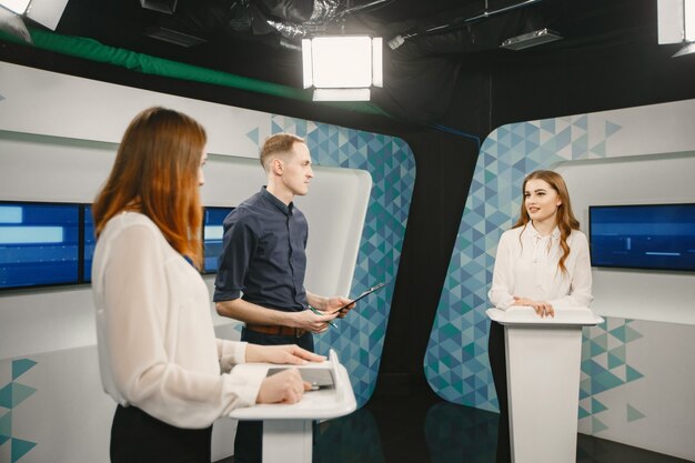 Innowacyjne podejście do projektowania stoisk targowych: Klucz do sukcesu na wystawach