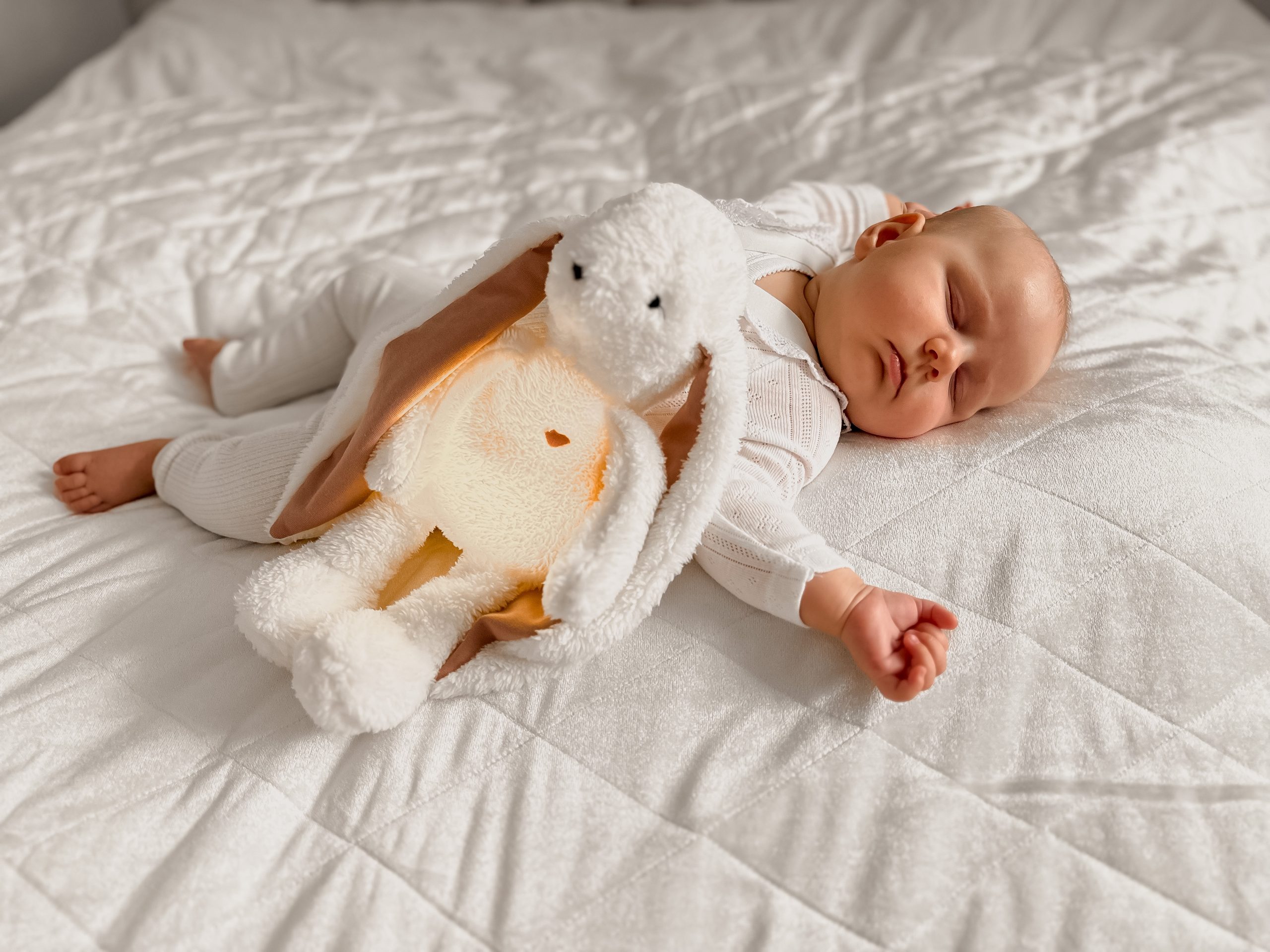 Jak szumiący królik wspiera rozwój emocjonalny niemowląt?